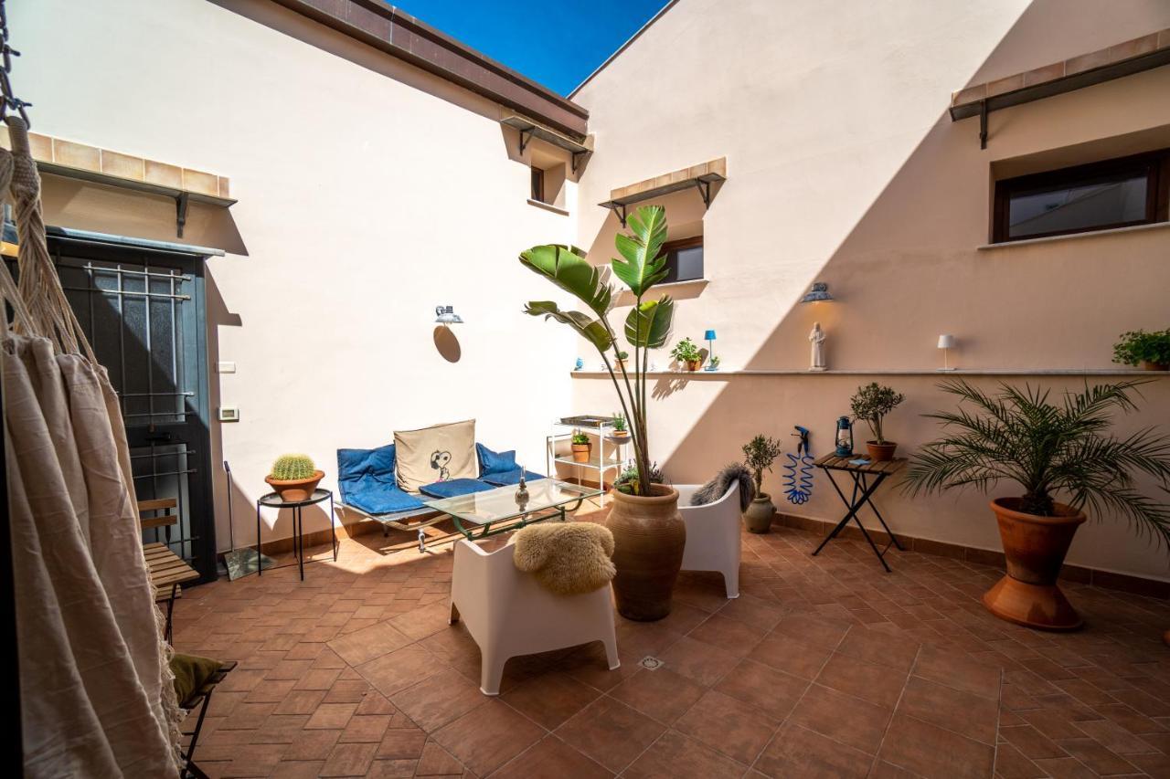 Solemar Sicilia - Palazzo Vetrano Apartment ปาแลร์โม ภายนอก รูปภาพ